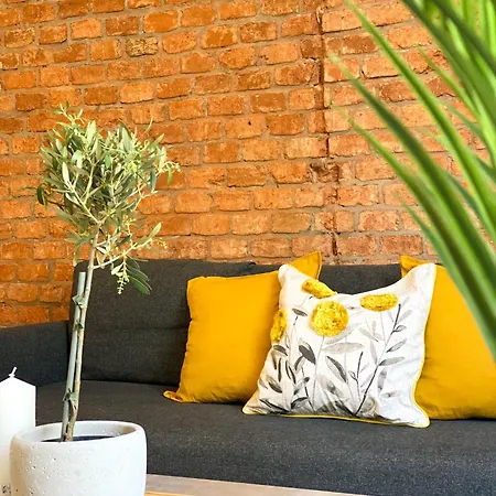 Brick And Birch Apartment *